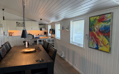 Grith - 740M to the Fjord: Legna, Soffitto, Pavimento In Legno, Lampada, Latifoglie, Plank, Color Legno, Raccordo, Sedia, Pavimento Laminato