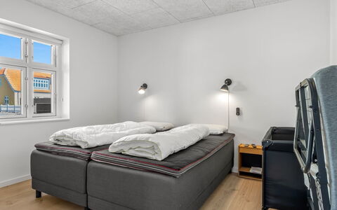 Judyta - 500M from the Sea: Soffitto, Camera Da Letto, Pavimento, Pavimentazione, Interior Design, Mobilia, Letto, Bedding, Appartamento, Telaio Del Letto