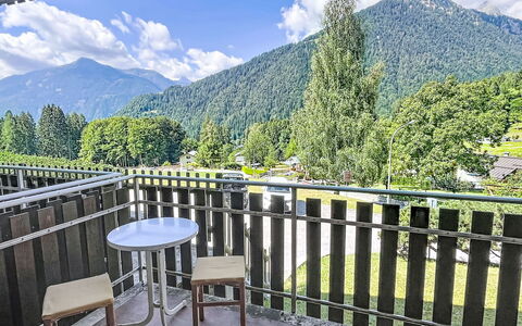 Nido del Brenta: Vegetazione, Arbusto, Primavera, Villetta, Giardino, Shade, Backyard, Cortile, Sedia