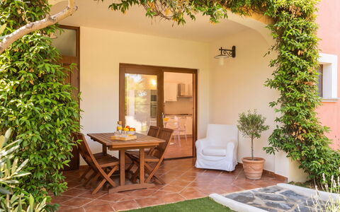 Casa Dell'Ulivo: Vegetazione, Arbusto, Primavera, Villetta, Giardino, Shade, Backyard, Cortile, Sedia