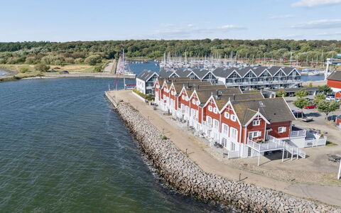 Loan - 10M to the Fjord: Acqua, Waterway, Canale, Barca, Moto D'Acqua, Costiera E Morfologie Oceanic, Mare, Dock, Costa, Marina