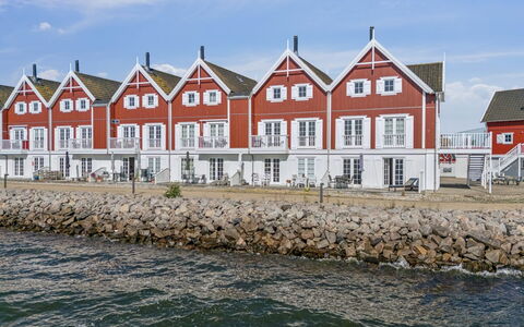 Loan - 10M to the Fjord: Acqua, Waterway, Canale, Barca, Moto D'Acqua, Costiera E Morfologie Oceanic, Mare, Dock, Costa, Marina