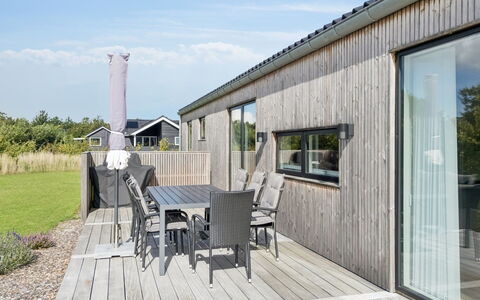 Ragmar - 525M from the Sea: Pavimento, Soffitto, Piscina, Ricorrere, Design, Sedia, Illuminazione Diurna, Hotel, Villa, Attico