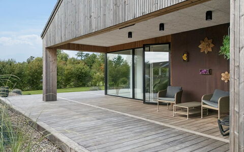 Ragmar - 525M from the Sea: Pavimento, Soffitto, Piscina, Ricorrere, Design, Sedia, Illuminazione Diurna, Hotel, Villa, Attico
