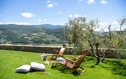 Villa Casabada: Geografia Montane, Montagna, Collina, Erba, Paesaggio Naturale, Paesaggio, Highland, Catena Montuosa, Pascolo, Mobili Da Esterno
