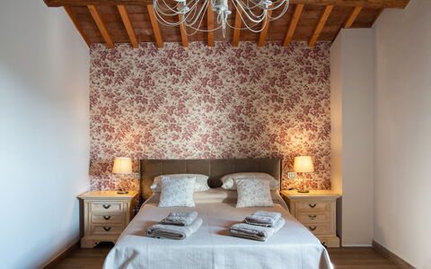 Villa Casabada: Mobilia, Interior Design, Parete, Camera Da Letto, Legna, Letto, Lenzuolo, Pavimentazione, Pavimento, Biancheria
