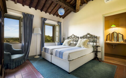 Villa Bellaria, Private Pool, Bolgheri: Parete, Mobilia, Casa, Interior Design, Camera, Camera Da Letto, Letto, Biancheria, Ricorrere, Telaio Del Letto
