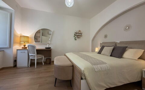 Casa di Mario: Interior Design, Mobilia, Camera Da Letto, Letto, Legna, Soffitto, Pavimentazione, Pavimento, Camera, Tessile