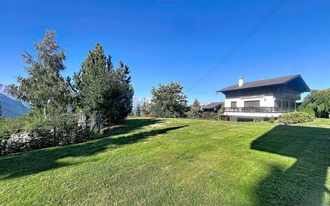 Les Naines Brunes: Lotto, Casa, Prato, Villetta, Agriturismo, Pendenza, Prato, Giardino, Cortile, Landscaping