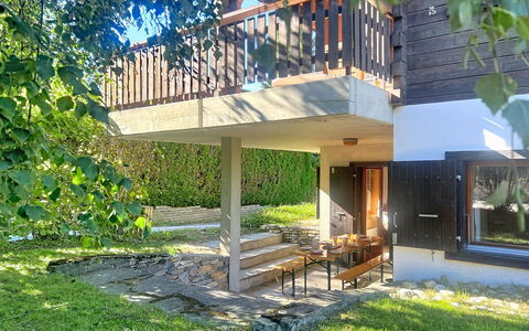 Les Naines Brunes: Legna, Portico, Shade, Giardino, Backyard, Villetta, Balcone, Prato, Cortile, Color Legno