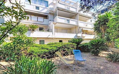 Virginie: Appartamento, Zona Residenziale, Condominio, Balcone, Shade, Hotel, Villa