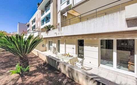 Virginie: Appartamento, Condominio, Balcone, Passerella, Hotel