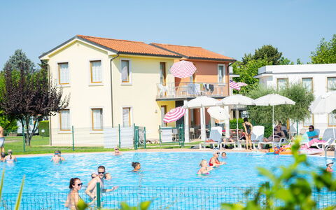 Peschiera del Garda 689: Piscina, Ricreazione, Tempo Libero, Ricorrere, Vacanza, Divertimento, Terme, Cortile