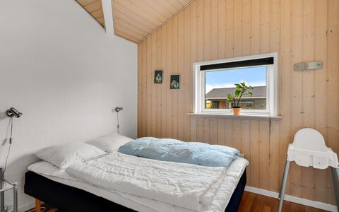 Nahuel - 300M to the Fjord: Legna, Camera Da Letto, Casa, Letto, Lenzuolo, Bedding, Telaio Del Letto, Soffitto, Latifoglie, Villetta