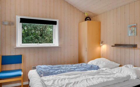 Nahuel - 300M to the Fjord: Parete, Camera Da Letto, Legna, Letto, Interior Design, Soffitto, Lenzuolo, Bedding, Telaio Del Letto, Pavimento