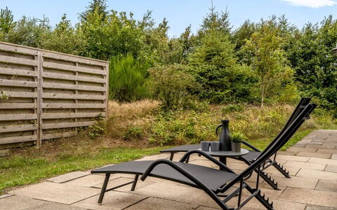 Helemine - 800M from the Sea: Metallo, Giardino, Mobili Da Esterno, Lettino, Design, Latifoglie, Acciaio, Alluminio