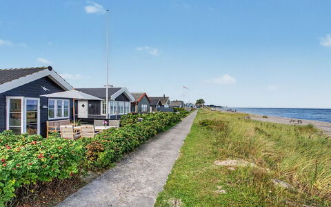Joachim - 10M from the Sea: Legna, Mobilia, Appartamento, Camera, Soffitto, Color Legno, Sedia, Latifoglie, Vernice, Legname