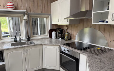 Fritzy - 1.5Km from the Sea: Legna, Mobilia, Appartamento, Camera, Soffitto, Color Legno, Sedia, Latifoglie, Vernice, Legname