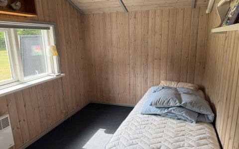 Fritzy - 1.5Km from the Sea: Legna, Mobilia, Appartamento, Camera, Soffitto, Color Legno, Sedia, Latifoglie, Vernice, Legname