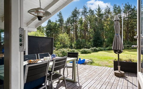 Fritzy - 1.5Km from the Sea: Legna, Mobilia, Sedia, Casa, Mobili Da Esterno, Porta, Portico, Deck, Shade, Villetta