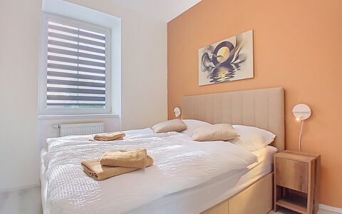 Buky Escape: Letto, Interior Design, Parete, Camera Da Letto, Mobilia, Legna, Pavimento, Lenzuolo, Soffitto, Bedding