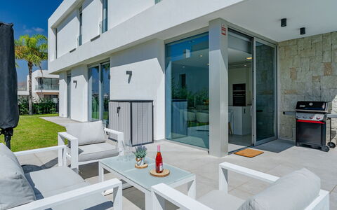 Lucia: Mobilia, Interior Design, Pavimentazione, Pavimento, Soffitto, Camera, Sedia, Tavolo, Appartamento, Cucina & Sala Da Pranzo Tavolo