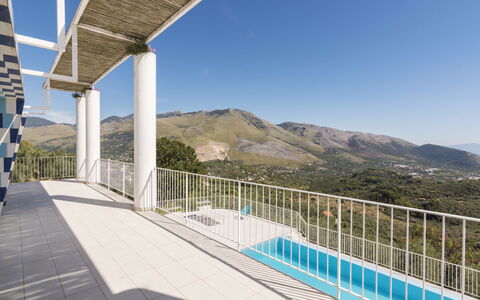 Capri: Portico, Appartamento, Balcone, Piscina, Estate, Shade, Villa, Ricorrere, Hotel, Illuminazione Diurna