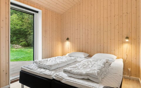 Zelma - 1.5Km from the Sea: Legna, Camera Da Letto, Soffitto, Letto, Latifoglie, Telaio Del Letto, Bedding, Color Legno, Lenzuolo, Plank