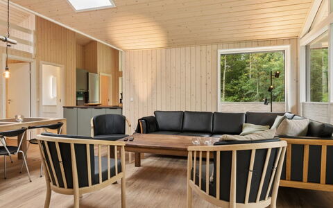 Zelma - 1.5Km from the Sea: Interior Design, Pavimentazione, Legna, Mobilia, Pavimento, Pavimento In Legno, Soffitto, Casa, Latifoglie, Soggiorno