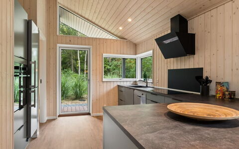 Zelma - 1.5Km from the Sea: Interior Design, Pavimentazione, Legna, Cucina, Controsoffitto, Soffitto, Pavimento In Legno, Pavimento, Mobilia, Elettrodomestico Da Cucina