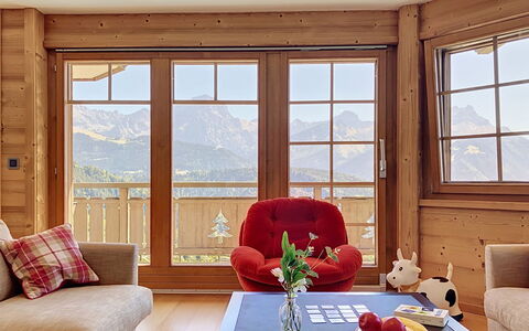 Mont Azur: Interior Design, Mobilia, Legna, Pavimentazione, Pavimento, Camera, Divano, Soggiorno, Soffitto, Sedia