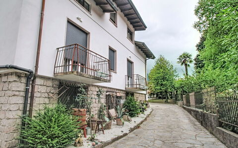 Villa Chiara e Chloe: Acqua, Risorse Idriche, Corpo D'Acqua, Roccia, Costa, Paesaggio Naturale, Promontorio, Costiera E Morfologie Oceanic, Terreno, Promontorio