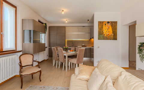 Al Roccolo: Mobilia, Interior Design, Pavimentazione, Pavimento, Legna, Soffitto, Camera, Divano, Illuminazione, Soggiorno