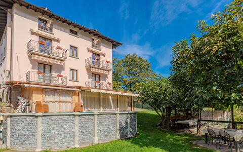 Al Roccolo: Balcone, Portico, Recinzione, Colonna, Corrimano, Valle, Agriturismo, Home Scherma, Villa, Paesino Di Montagna