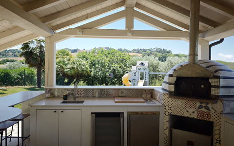 Tenuta Marino - Villa Privata Vista Vigneti con Pi: Legna, Mobilia, Soffitto, Cucina, Shade, Sedia, Struttura Esterna, Fascio, Controsoffitto, Cucina & Sala Da Pranzo Tavolo