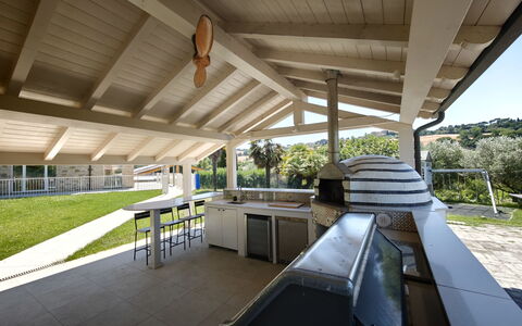 Tenuta Marino - Villa Privata Vista Vigneti con Pi: Soffitto, Shade, Struttura Esterna, Fascio, Color Legno, Design, Pergola, Portico, Illuminazione Diurna, Mobili Da Esterno