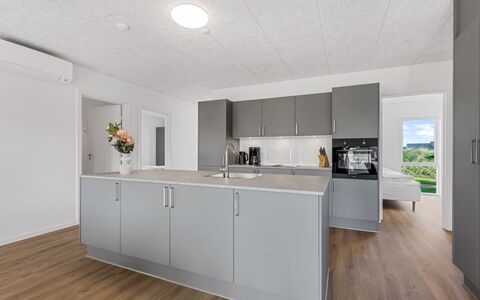Fita - 450M from the Sea: Pavimentazione, Pavimento, Legna, Interior Design, Soffitto, Pavimento In Legno, Cucina, Controsoffitto, Cabinetry, Camera