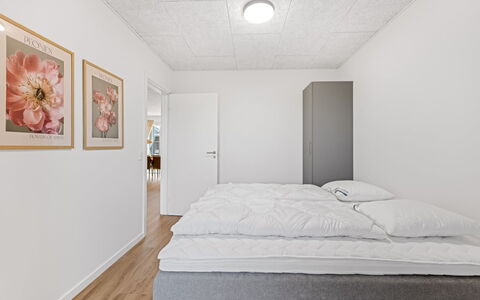 Fita - 450M from the Sea: Interior Design, Pavimentazione, Soffitto, Pavimento, Legna, Camera, Camera Da Letto, Letto, Lampada, Appartamento