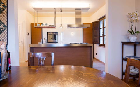 Tenuta di Mezzo: Mobilia, Interior Design, Pavimentazione, Pavimento, Lampada, Legna, Soffitto, Controsoffitto, Cucina, Illuminazione