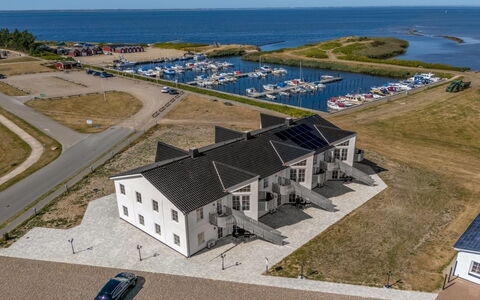 Boris - 50M to the Fjord: Acqua, Risorse Idriche, Corpo D'Acqua, Roccia, Costa, Paesaggio Naturale, Promontorio, Costiera E Morfologie Oceanic, Terreno, Promontorio