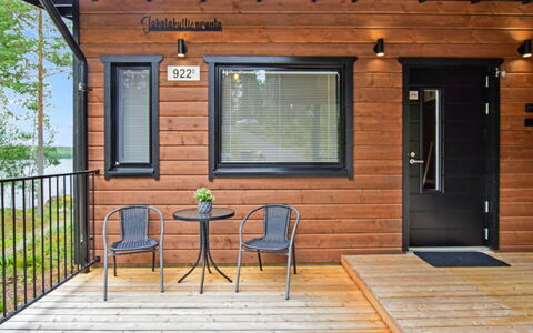 Jäkälänkallion Ranta: Tetto, Casa, Raccordo, Villetta, Cortile, Latifoglie, Design, Edifici Giardino, Color Legno, Agriturismo