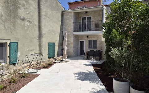 Laiki: Guglia, Driveway, Campanile