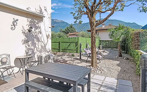 La Rosa: Erba, Architettura, Casa, Casa, Lotto, Villetta, Estate, Agriturismo, Cortile, Prato
