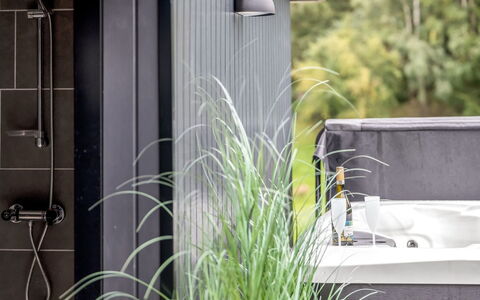 Dirtje - 850M from the Sea: Casa, Tetto, Architettura, Casa, Lotto, Villetta, Shade, Estate, Raccordo, Cortile