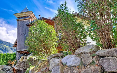 Sandra: Villetta, Muro ​​Di Pietra, Landscaping, Paesino Di Montagna