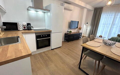 Caribe: Pavimentazione, Mobilia, Controsoffitto, Cucina, Interior Design, Pavimento, Legna, Elettrodomestico Da Cucina, Apparecchio Major, Cabinetry