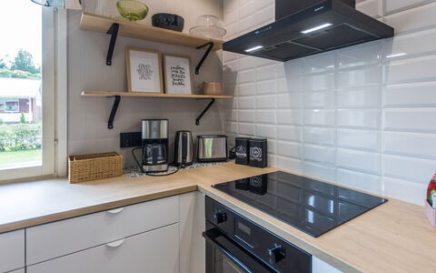 Artunkuja: Cucina, Controsoffitto, Elettrodomestico Da Cucina, Legna, Interior Design, Pavimentazione, Cabinetry, Elettrodomestico, Mobilia, Apparecchio Major