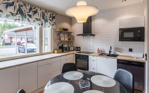 Artunkuja: Interior Design, Lampada, Mobilia, Soffitto, Pavimentazione, Legna, Controsoffitto, Cucina, Illuminazione, Pavimento