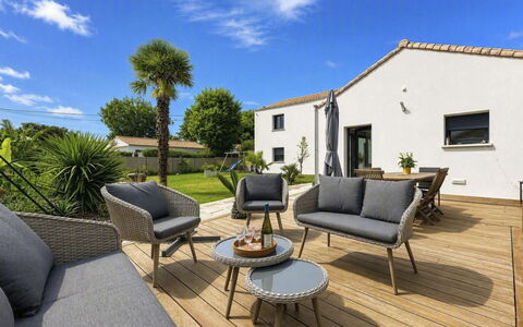 La Plaine-Sur-Mer 801: Mobilia, Mobili Da Esterno, Sedia, Tavolo Esterno, Giardino, Shade, Terrazza, Backyard, Deck, Cortile