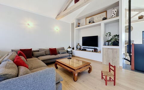 La Plaine-Sur-Mer 801: Mobilia, Interior Design, Divano, Pavimentazione, Legna, Soffitto, Pavimento, Soggiorno, Camera, Illuminazione